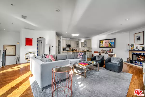 West Hollywood, CA 90069,934 Hilldale AVE