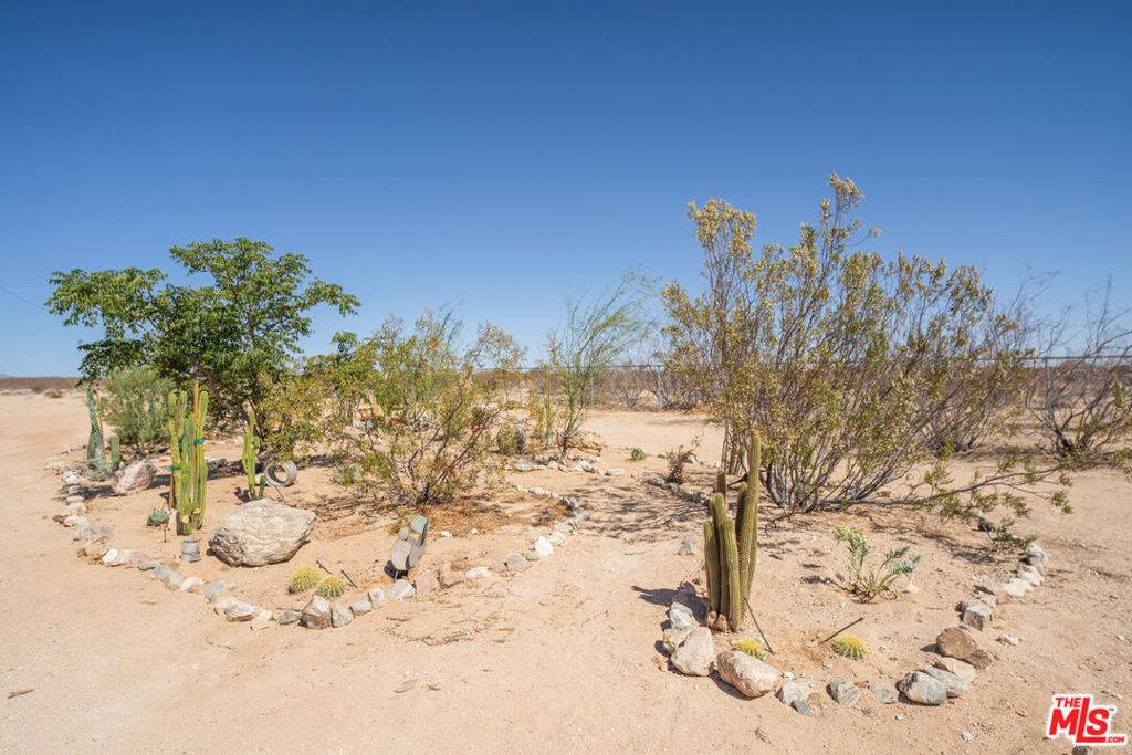 Joshua Tree, CA 92252,2724 Stonehill AVE