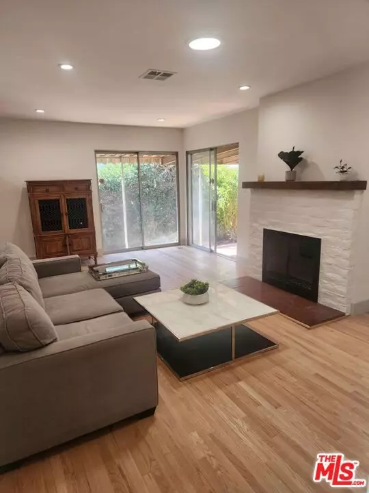 Sherman Oaks, CA 91411,15101 Killion