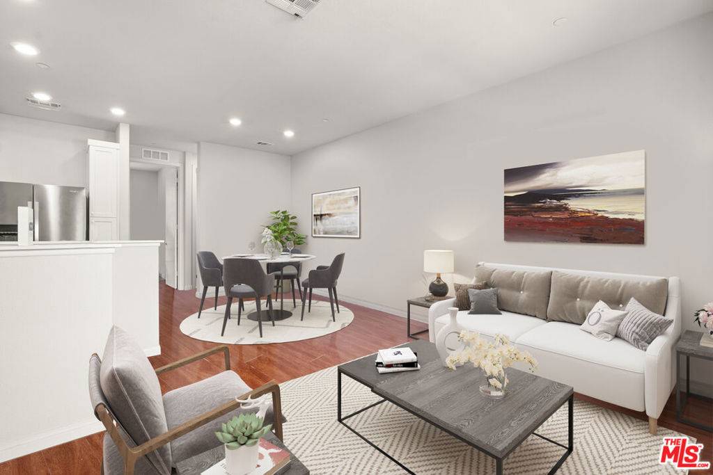 7250 N Cherry LN, Van Nuys, CA 91405