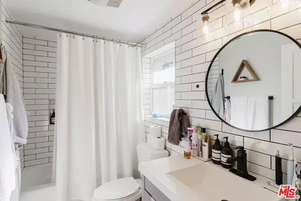 Van Nuys, CA 91406,7306 Lasaine AVE