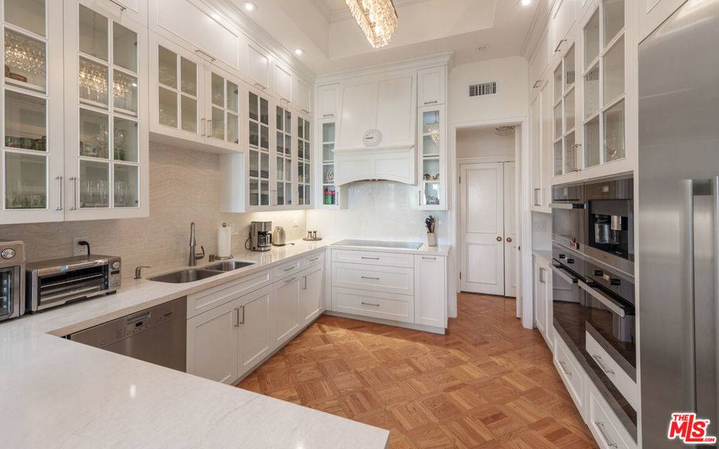 Los Angeles, CA 90067,10126 Empyrean WAY #303