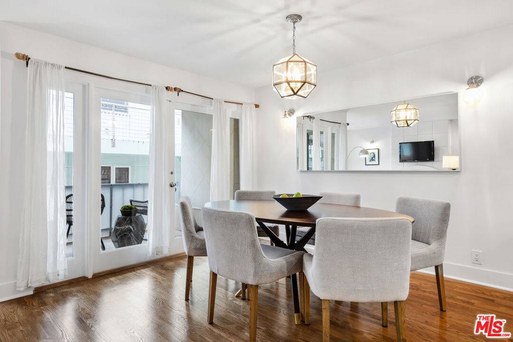 West Hollywood, CA 90069,8490 FOUNTAIN AVE #202