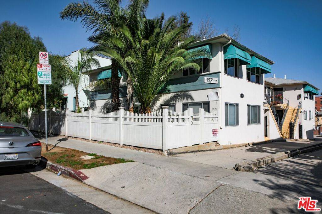 Los Angeles, CA 90028,1820 Grace AVE