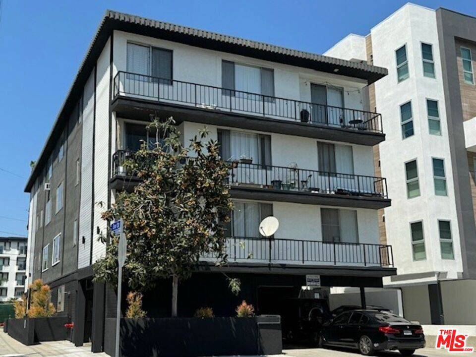 9025 W 3rd ST, Los Angeles, CA 90048