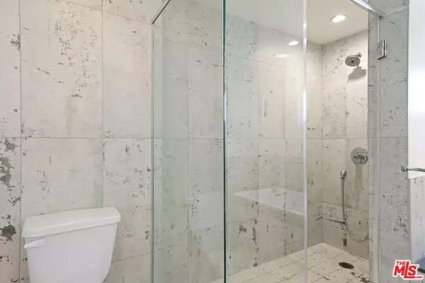 Los Angeles, CA 90049,11818 Dorothy ST #203