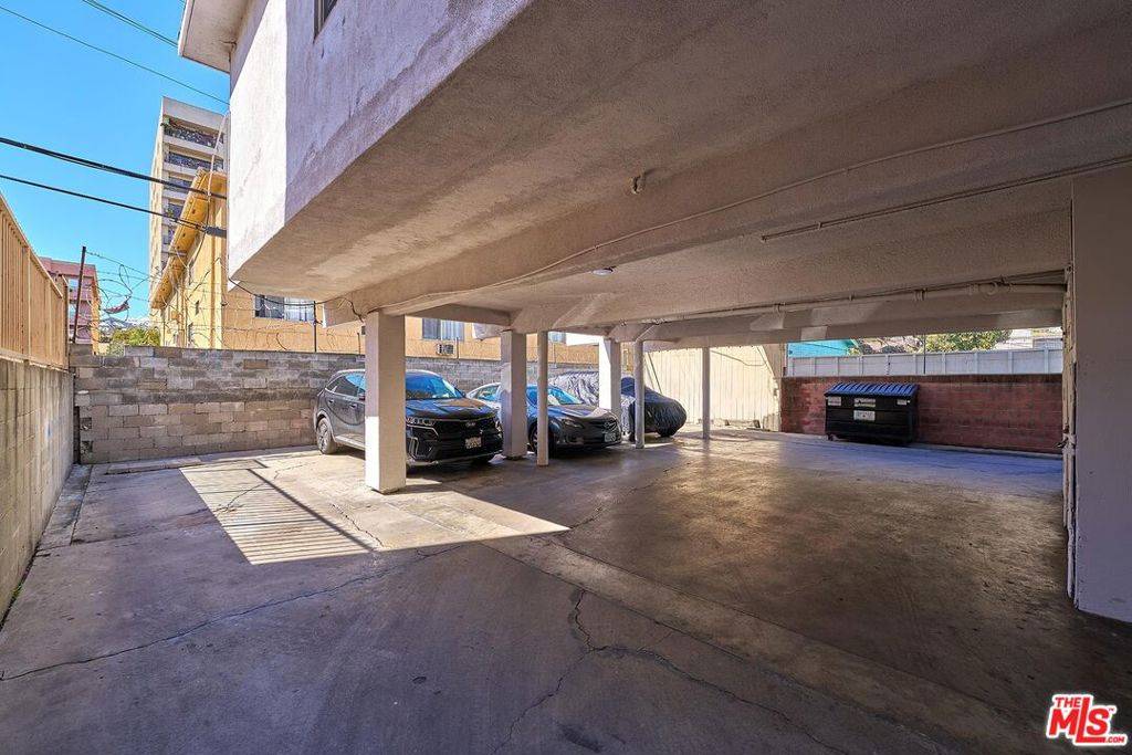 Los Angeles, CA 90005,731 Irolo ST