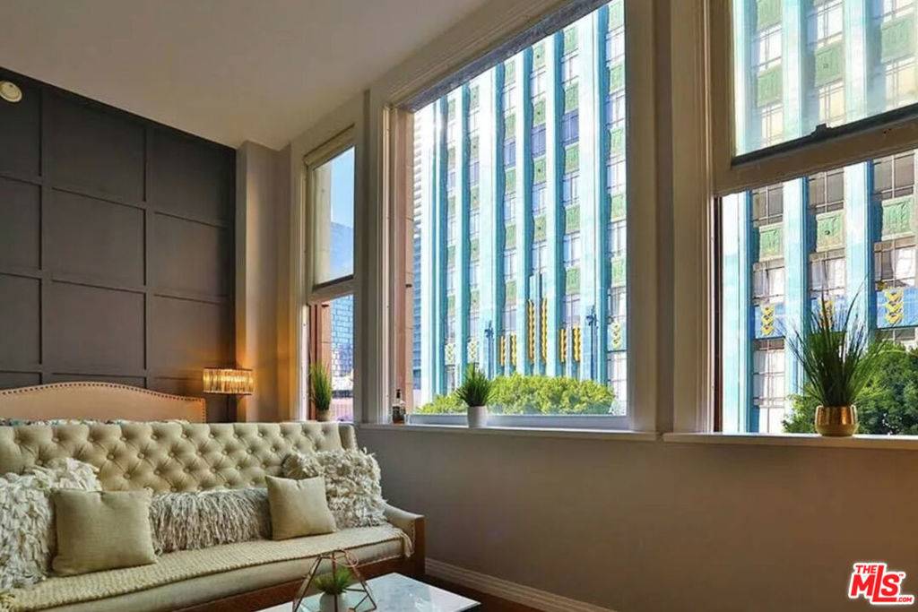 901 S Broadway #204, Los Angeles, CA 90015