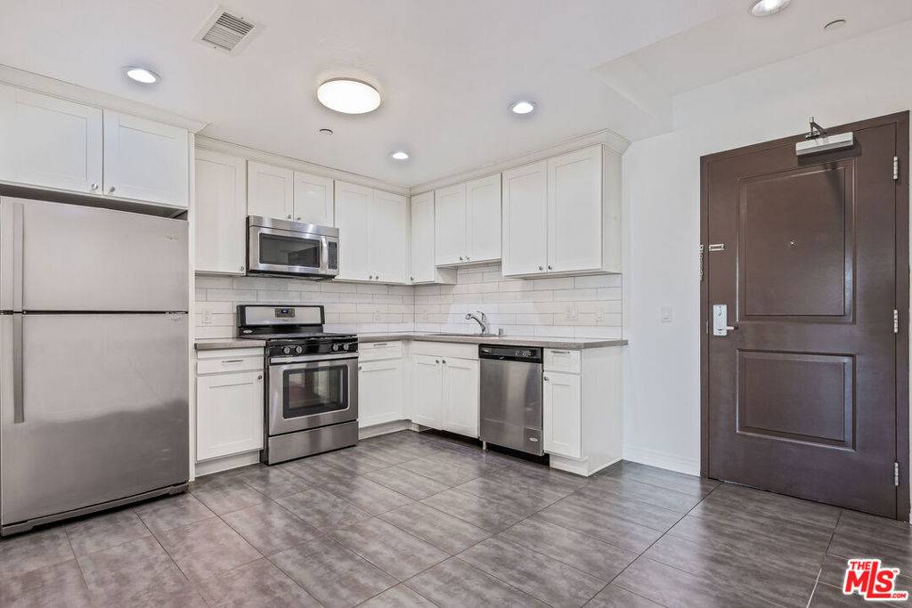 Los Angeles, CA 90006,1061 S Oxford AVE #502