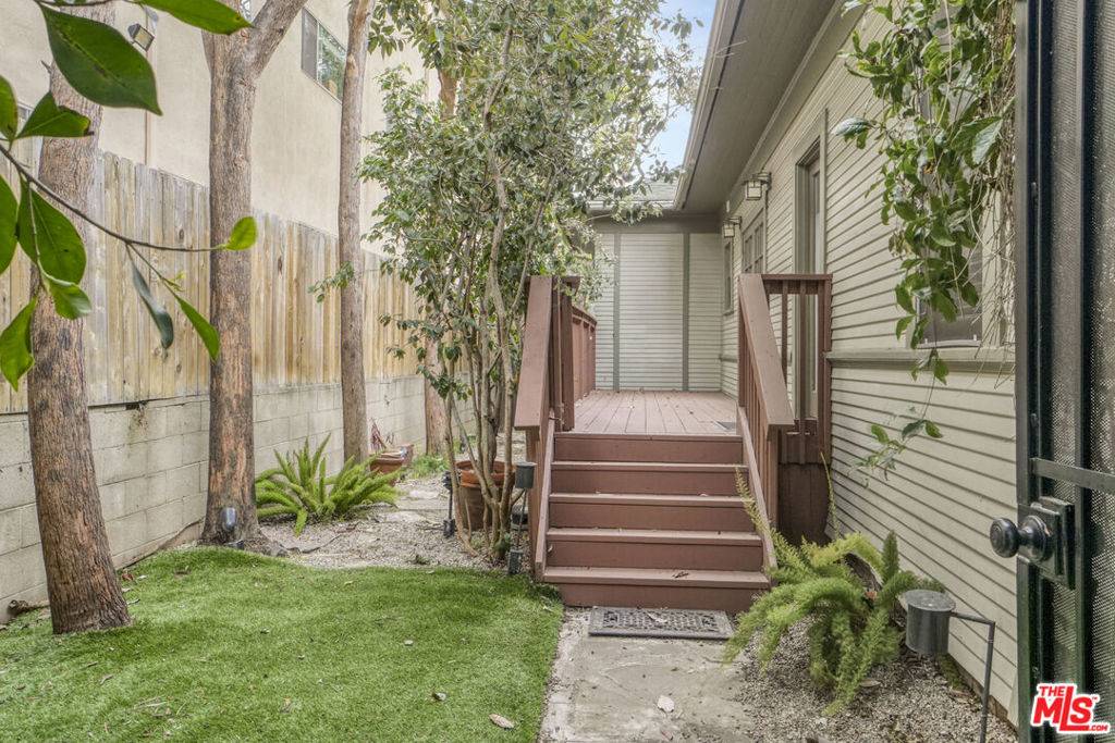 Santa Monica, CA 90401,1332 10th ST