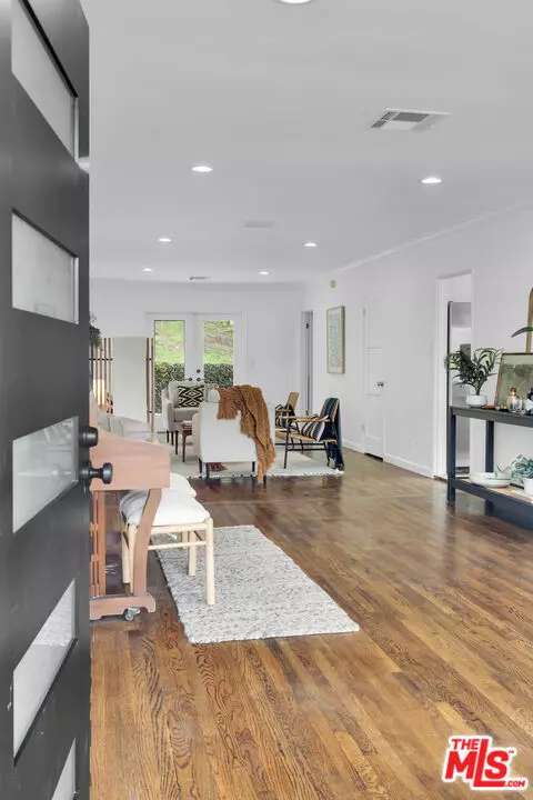 Sun Valley, CA 91352,10430 Flowerdale CT