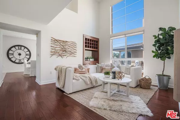 Playa Vista, CA 90094,5831 Seawalk DR #215