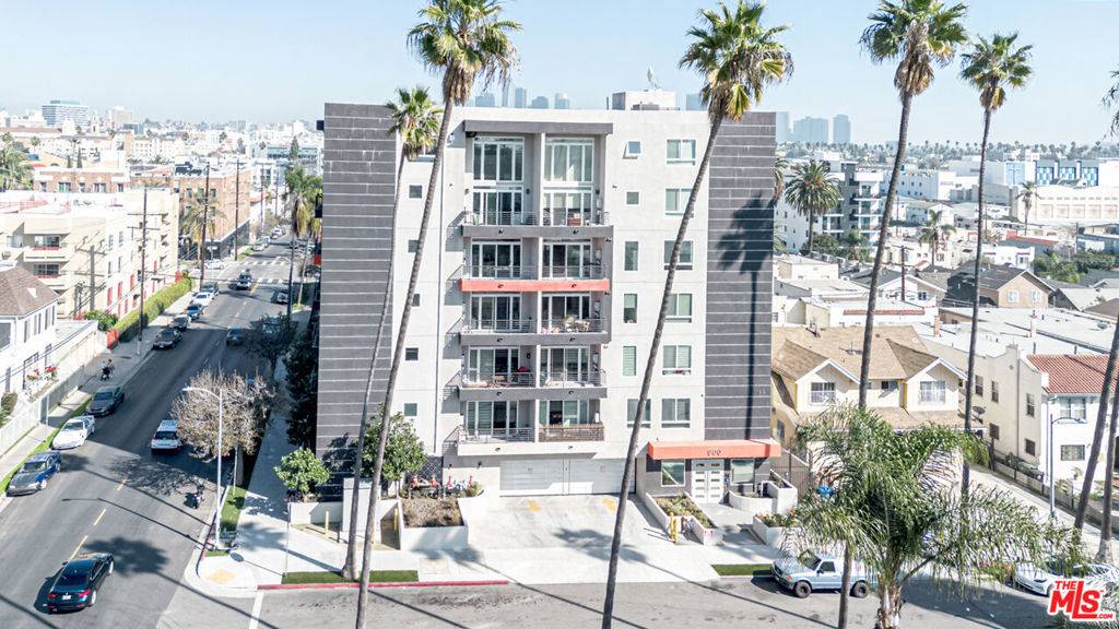 Los Angeles, CA 90006,900 S Kenmore AVE #506
