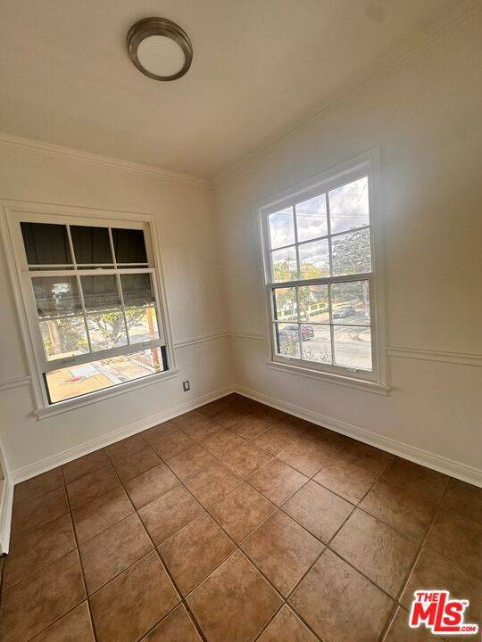 Los Angeles, CA 90004,4950 Beverly BLVD #4956 1/2