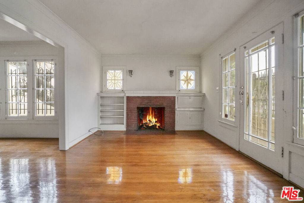 Los Angeles, CA 90025,2037 Purdue AVE