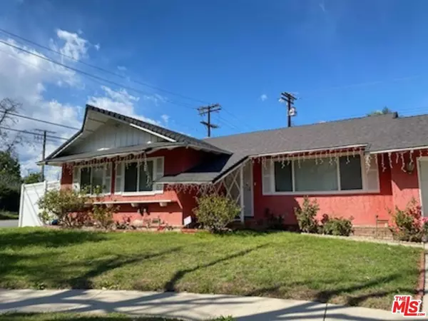 Canoga Park, CA 91304,22361 Burton ST