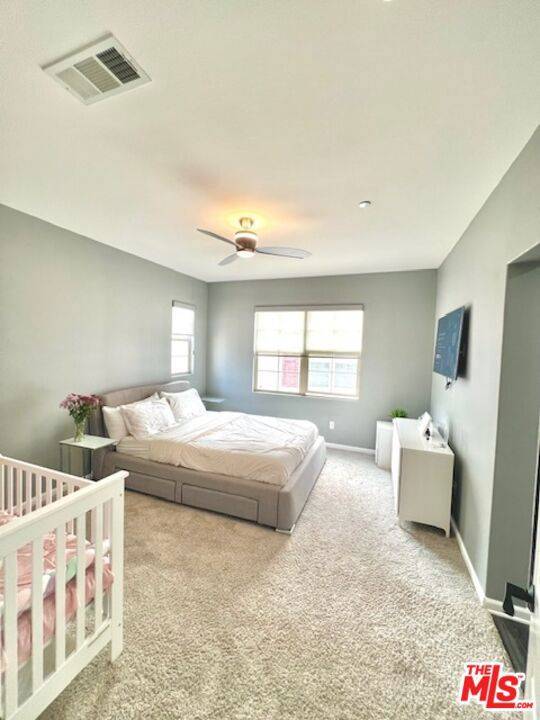 Santa Clarita, CA 91350,21816 Moveo DR
