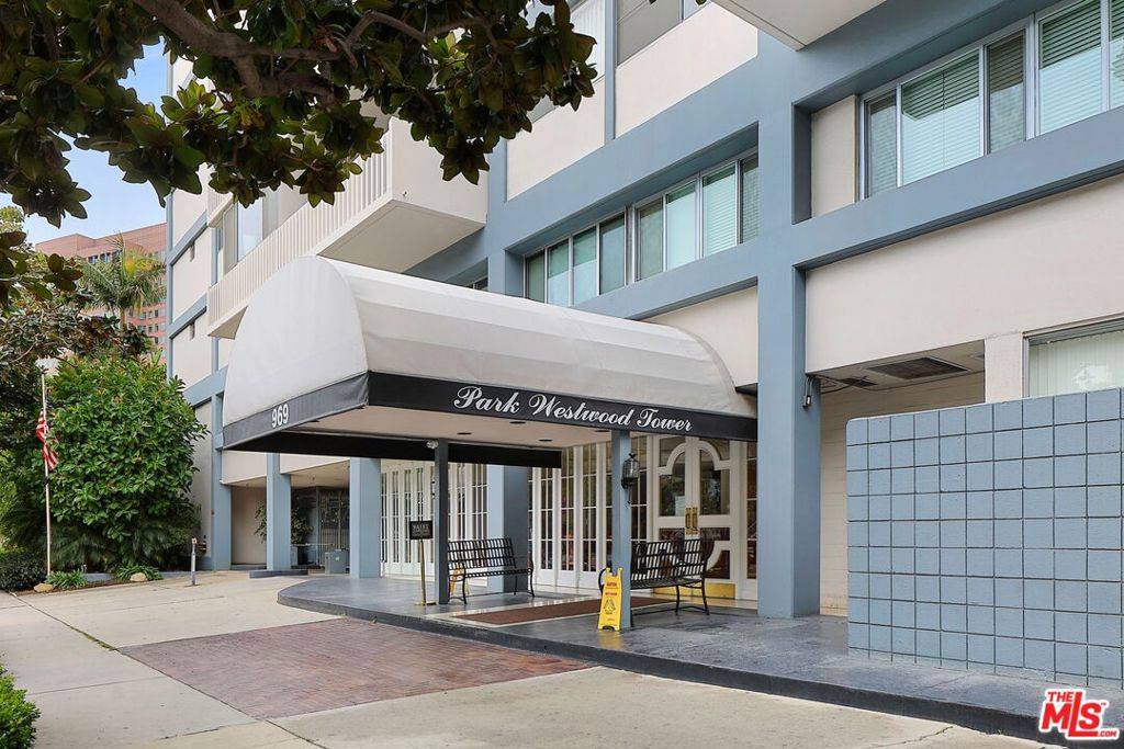 Los Angeles, CA 90024,969 Hilgard AVE #907
