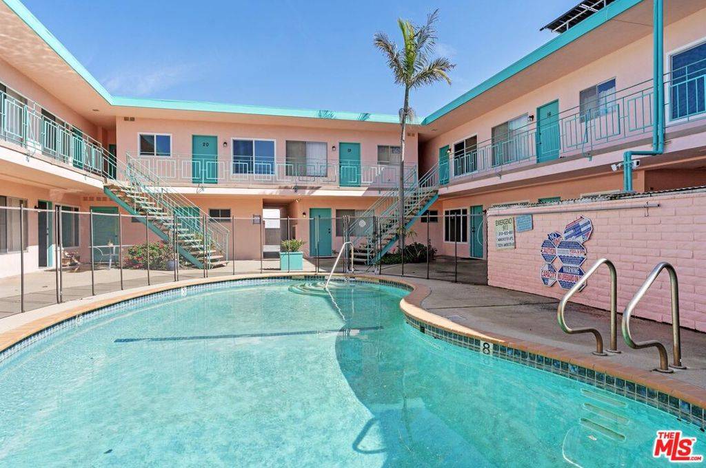 Playa Del Rey, CA 90293,7825 W Manchester AVE #3