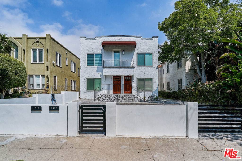 1312 Rimpau Blvd, Los Angeles, CA 90019