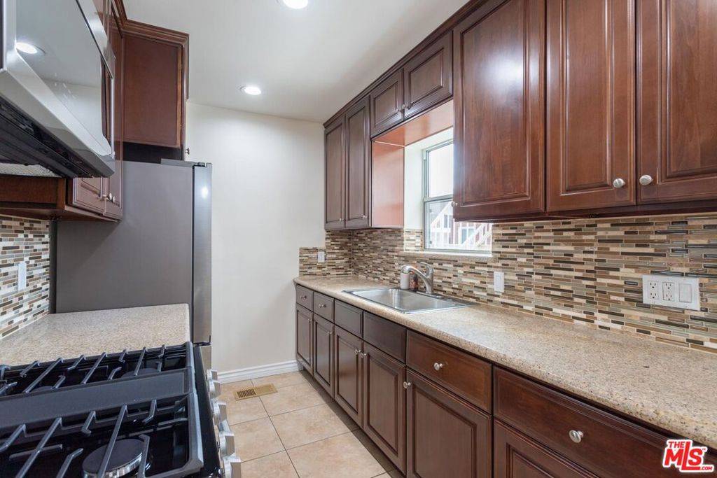 Glendale, CA 91204,200 W Palmer AVE #B