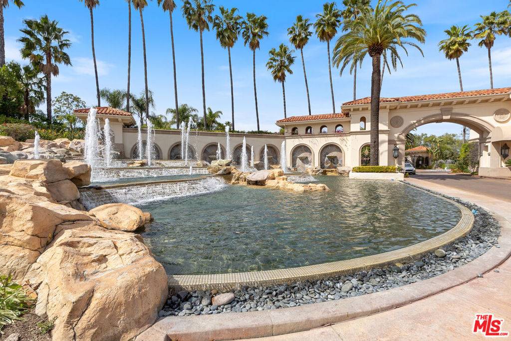 3833 Winford DR, Tarzana, CA 91356