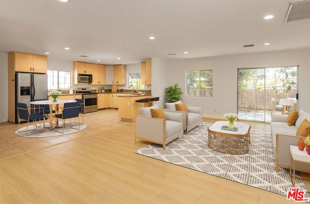 6438 Newcastle AVE, Reseda, CA 91335