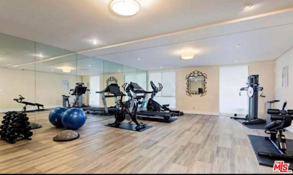 West Hollywood, CA 90046,1351 N Crescent Heights BLVD #207