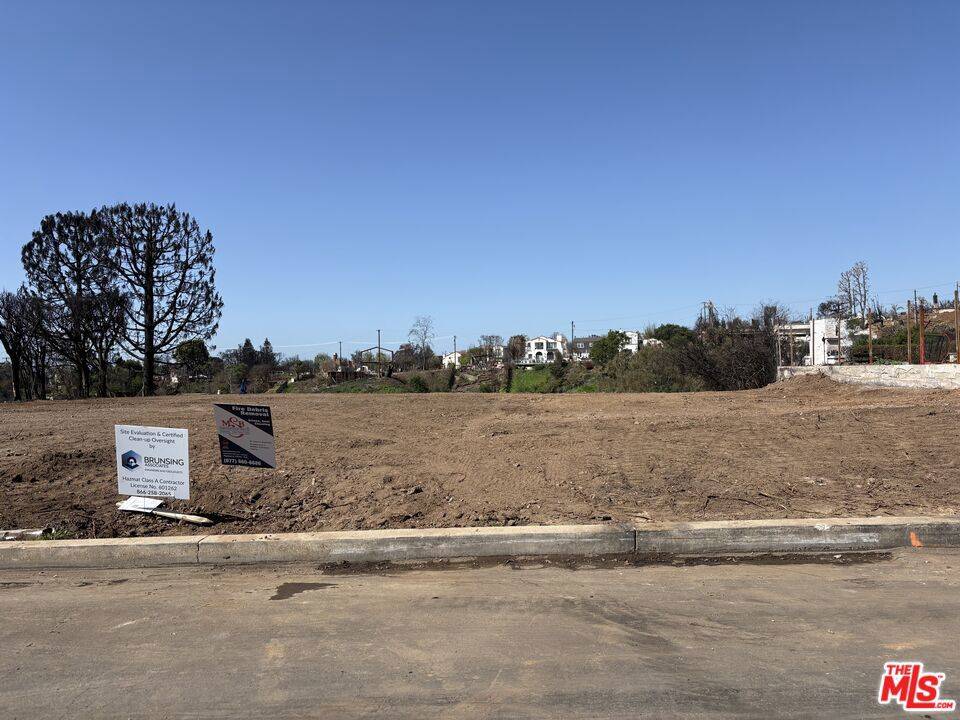 Pacific Palisades, CA 90272,1061 Villa View DR