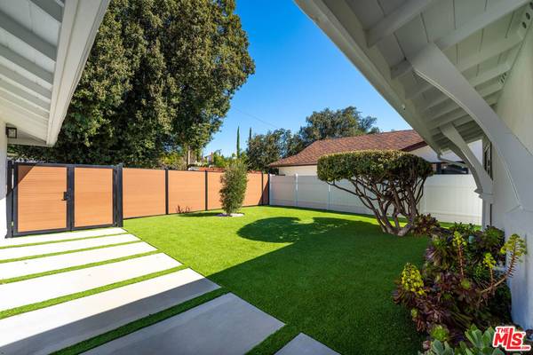 Calabasas, CA 91302,5521 Ruthwood DR