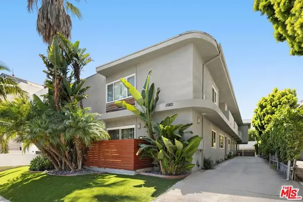 11921 Goshen AVE, Los Angeles, CA 90049