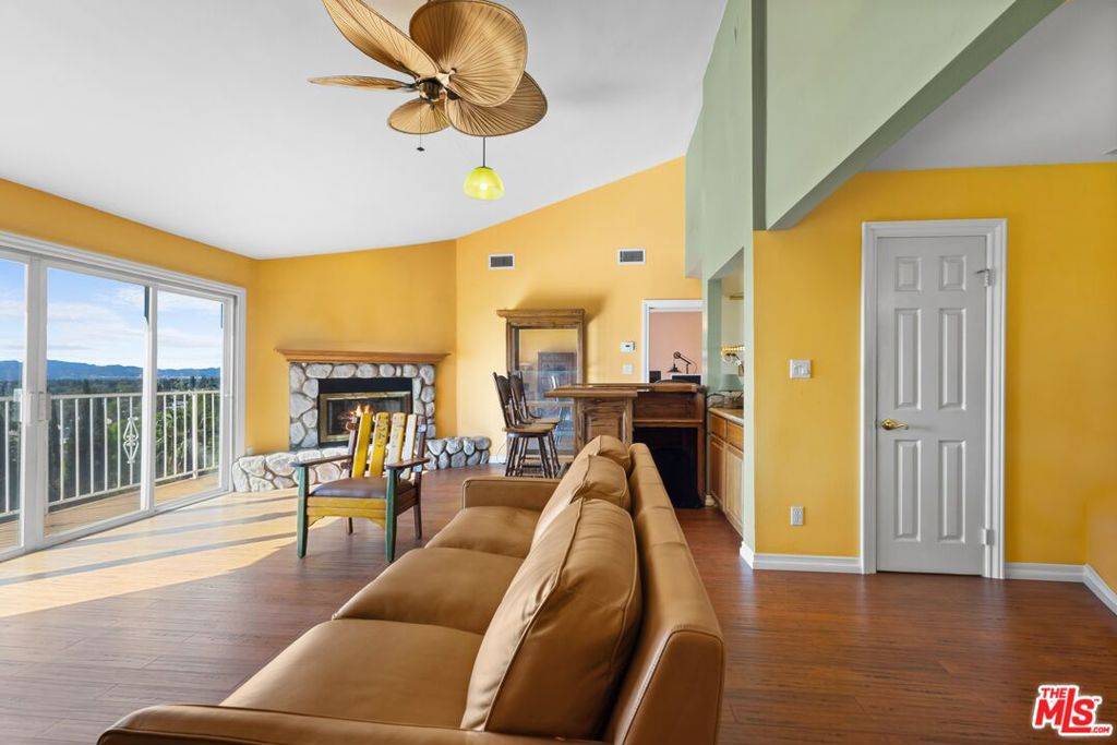 Granada Hills, CA 91344,17152 Barneston ST