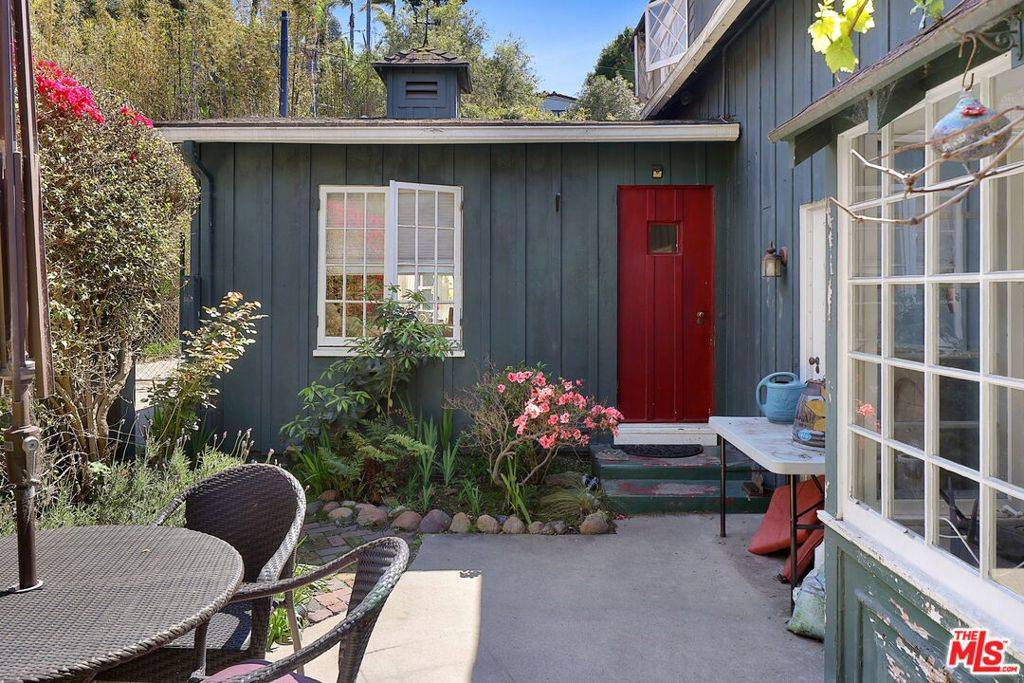 Santa Monica, CA 90402,350 Entrada DR