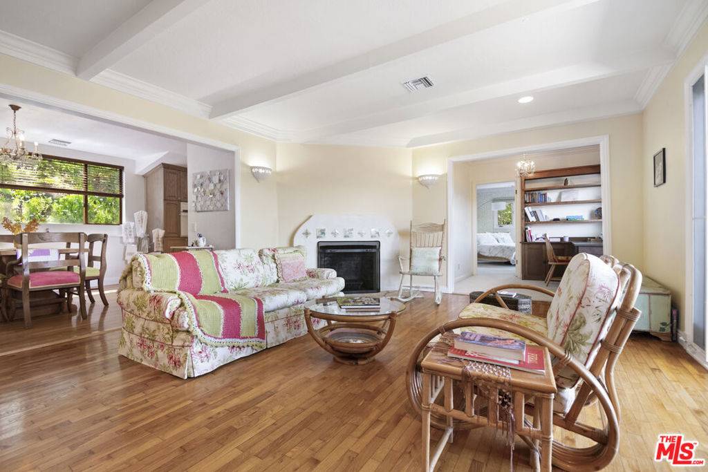 Topanga, CA 90290,1129 Fernwood Pacific DR