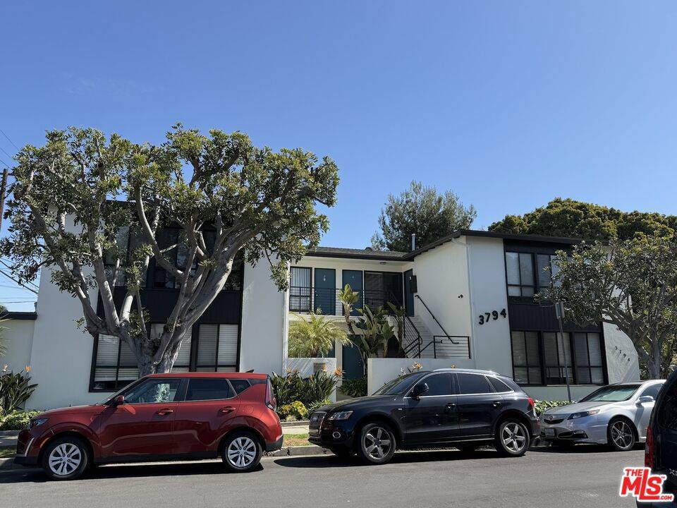 3794 Rosewood AVE, Los Angeles, CA 90066