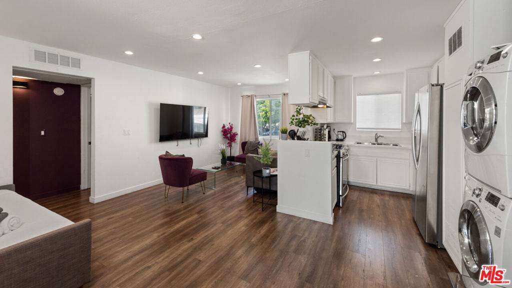1540 N Bronson AVE #12, Los Angeles, CA 90028