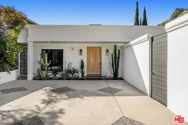 Los Angeles, CA 90069,9275 Flicker PL
