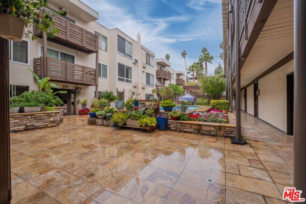 525 S Ardmore AVE #239, Los Angeles, CA 90020