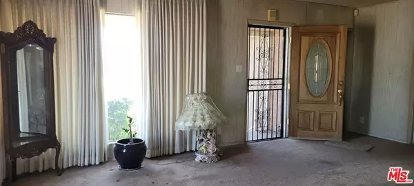 Compton, CA 90220,1103 W Bennett ST