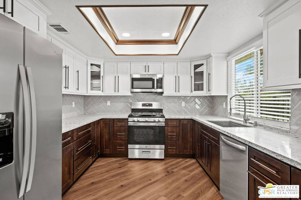 Cathedral City, CA 92234,68135 Molinos CT