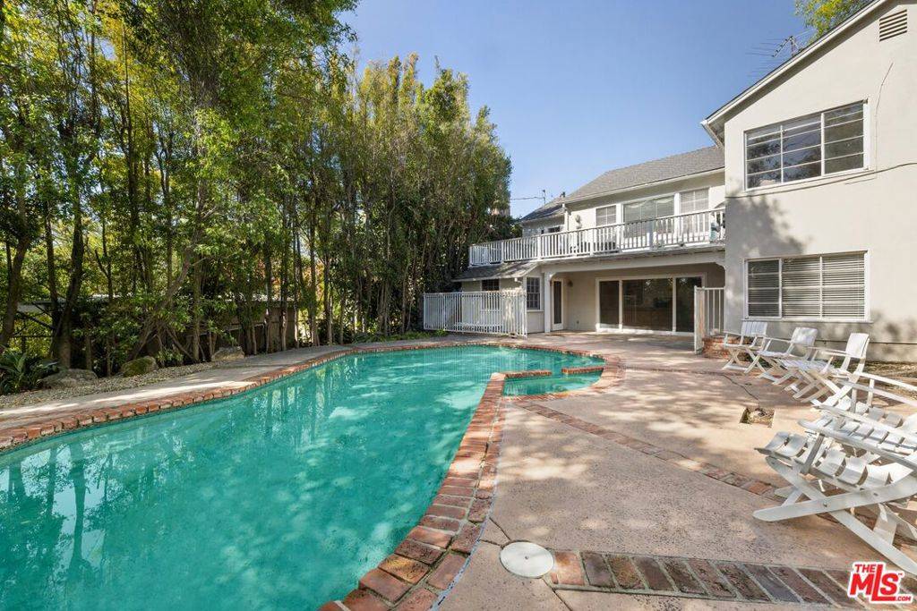 432 N Bonhill RD, Los Angeles, CA 90049