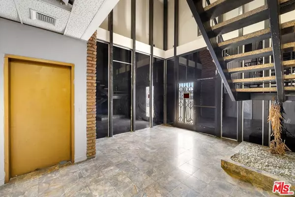 Compton, CA 90221,2007 E Compton BLVD