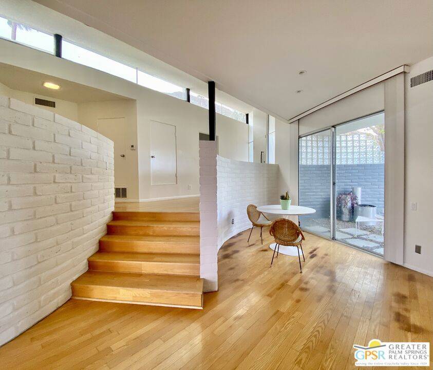 Palm Springs, CA 92264,345 W Crestview DR