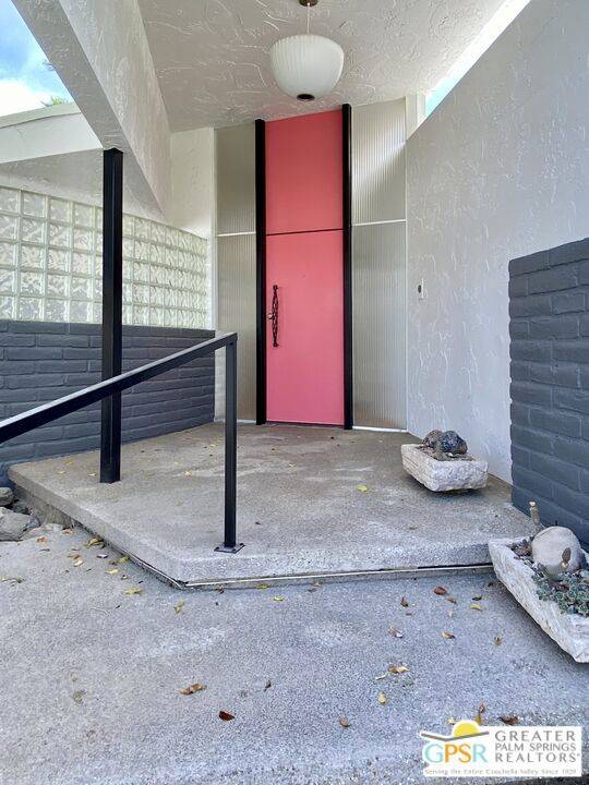 Palm Springs, CA 92264,345 W Crestview DR