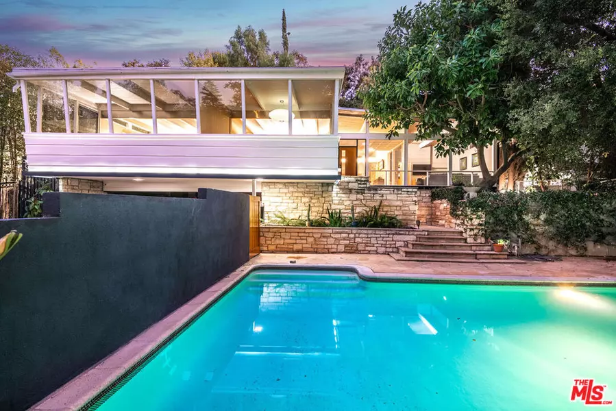 14322 Valley Vista BLVD, Sherman Oaks, CA 91423