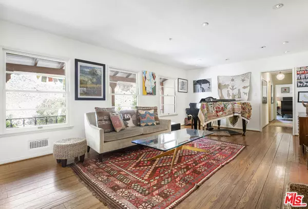 Los Angeles, CA 90068,5946 Tuxedo TER