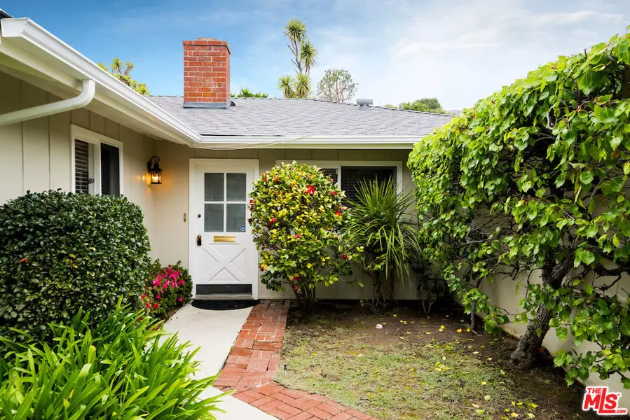 931 Las Pulgas RD, Pacific Palisades, CA 90272