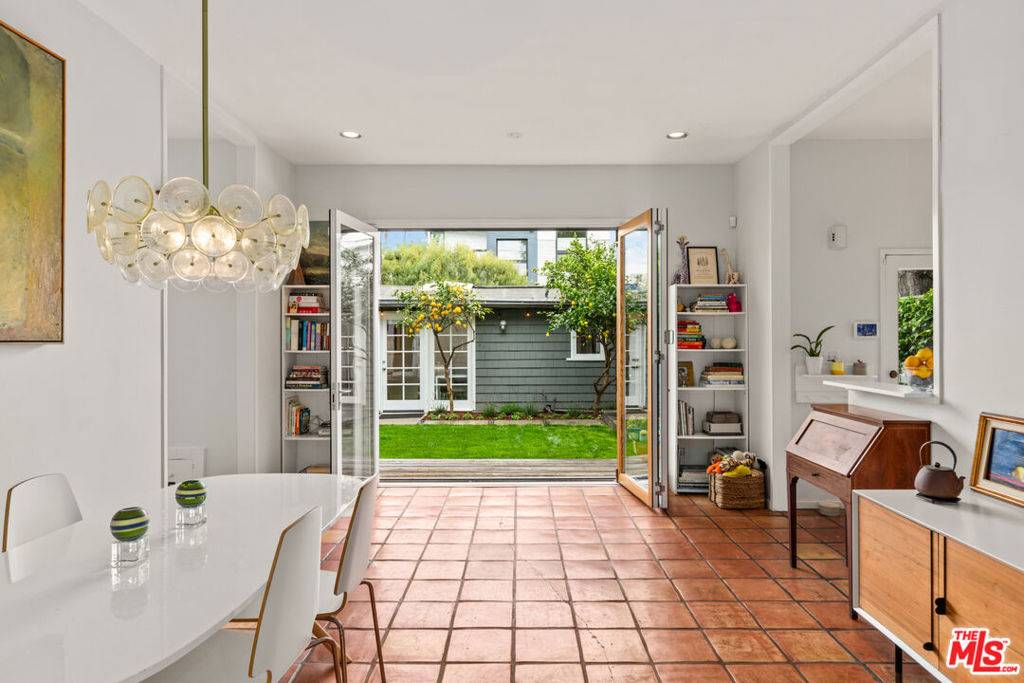 Venice, CA 90291,754 Marco PL