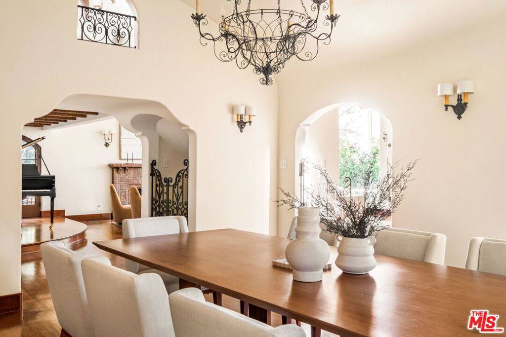 Toluca Lake, CA 91602,4352 Forman AVE