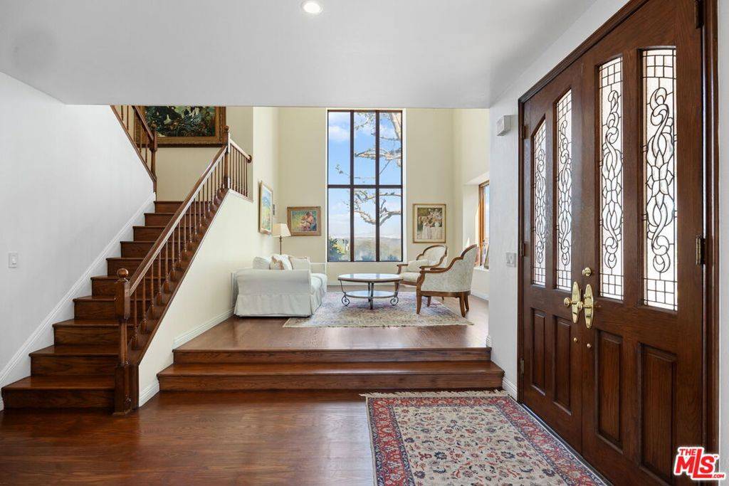 Calabasas, CA 91302,24464 Park Granada